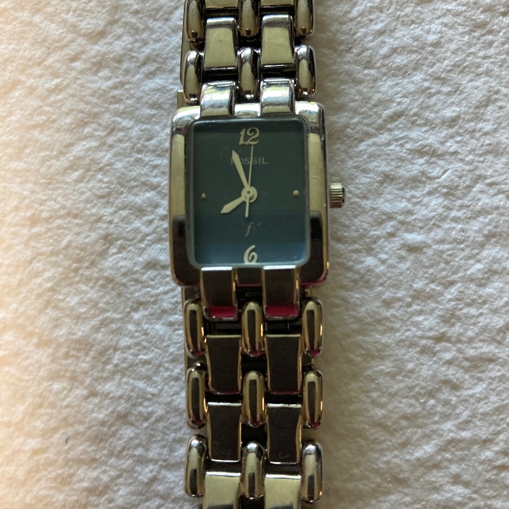 Fossil Vintage Silvertone Women’s Watch